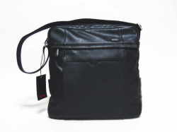 TUMI　レザーミディアムトップジップクロスボディ　060101Ｄ　ブラック may