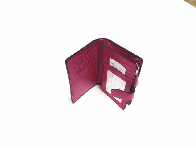 COACH（コーチ）シグネチャーコーナーZIP2つ折り財布 23553