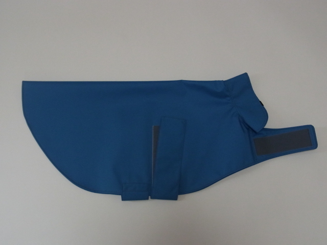 ラブラドールレトリバーのレインコート