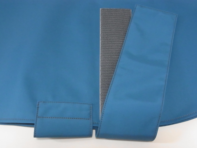 ラブラドールレトリバーのレインコート　お腹ベルト