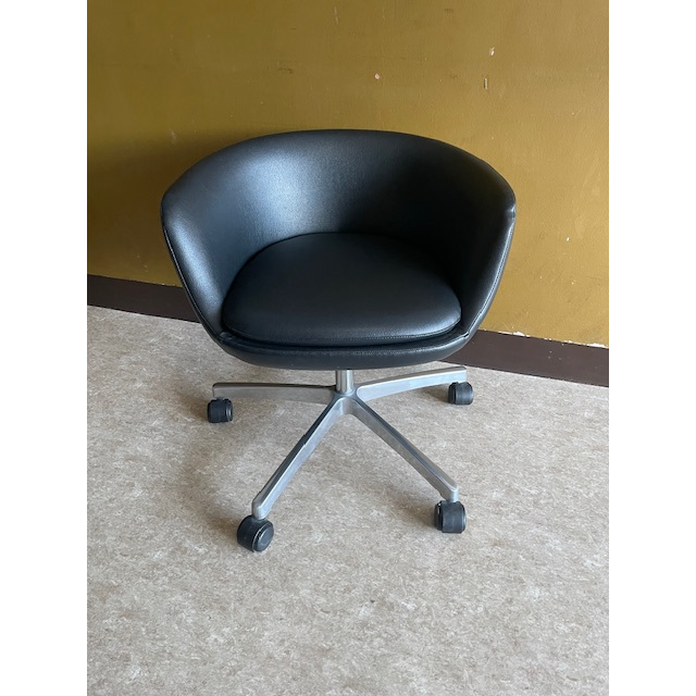 オリバー　オフィスチェア　レザーブラック　OC-040