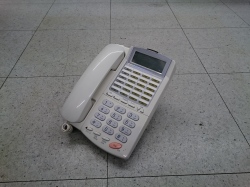 ビジネスフォン ナカヨNYC-24iZ-TELSD(W)電話機/中古