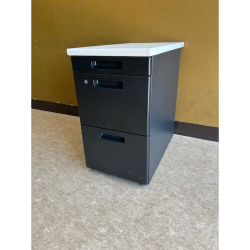 3段脇机　コクヨ　DS-011