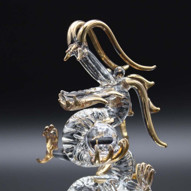 昇龍ガラス細工 天然石水晶玉持ち 水盃2個セット 龍の置物 八角鏡台座付き風水インテリア