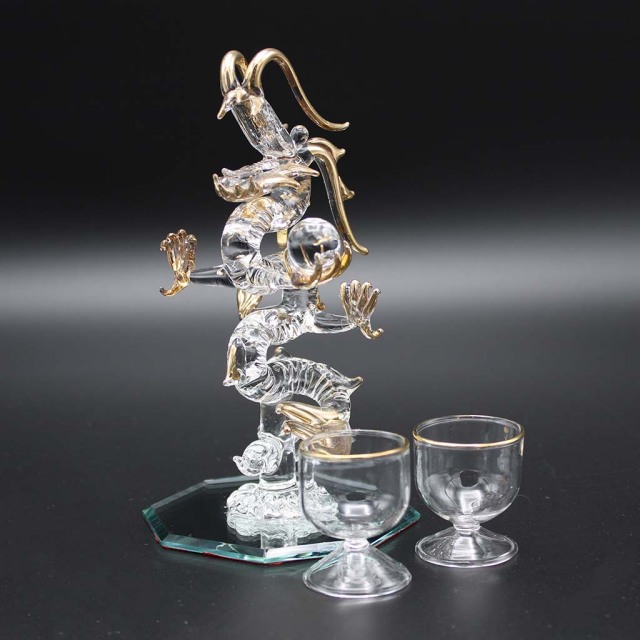 昇龍ガラス細工 天然石水晶玉持ち 水盃2個セット 龍の置物 八角鏡台座付き風水インテリア