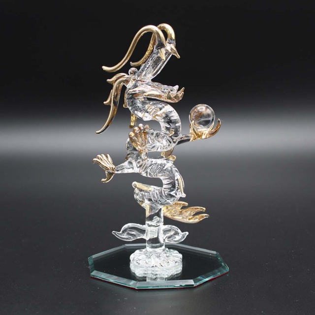 昇龍ガラス細工 天然石水晶玉持ち 水盃2個セット 龍の置物 八角鏡台座付き風水インテリア