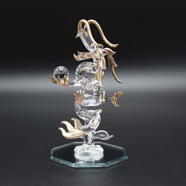 昇龍ガラス細工 天然石水晶玉持ち 水盃2個セット 龍の置物 八角鏡台座付き風水インテリア