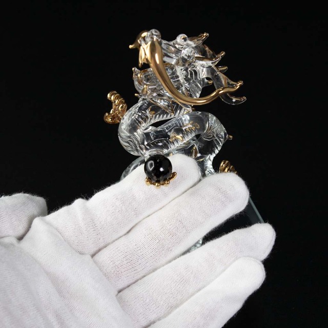 昇龍ガラス細工インテリア 天然石ブラックトルマリン丸玉持ち