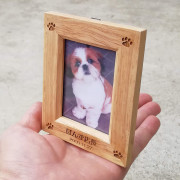 【名前彫刻】《ミニサイズ》木製・名前入りフォトスタンド（写真立て）