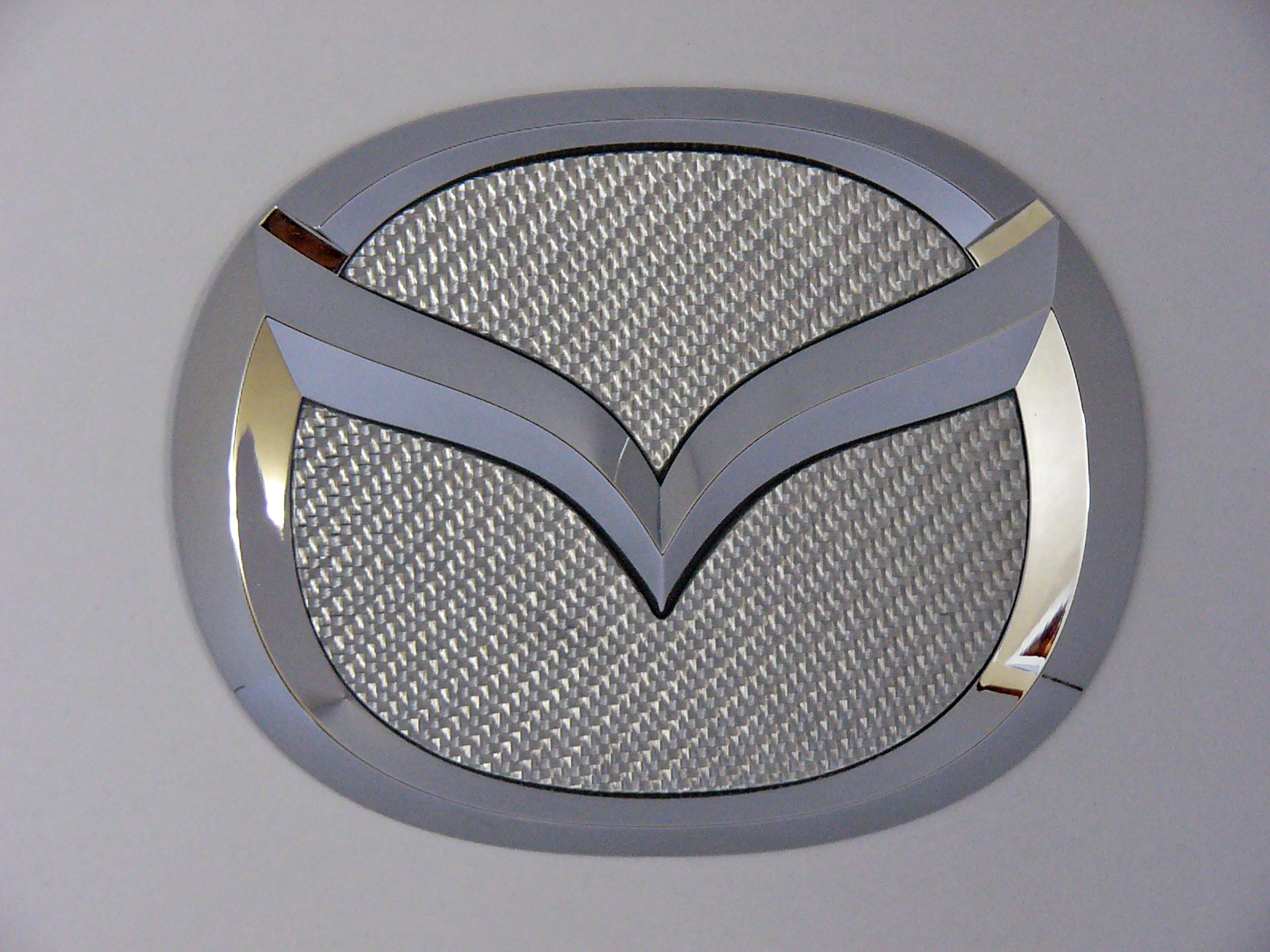 MAZDA CX7・MPV・プレマシー専用リヤエンブレムシルバーカーボンフィニッシャー