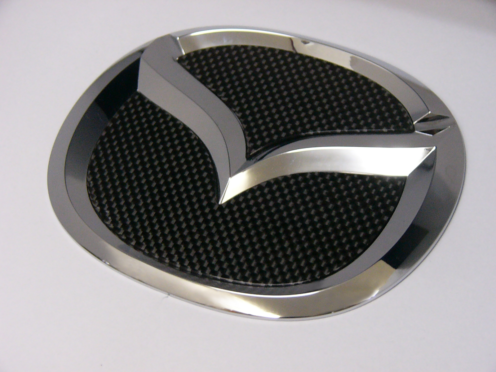 MAZDA CX7・MPV・プレマシー専用リヤエンブレムカーボンフィニッシャー