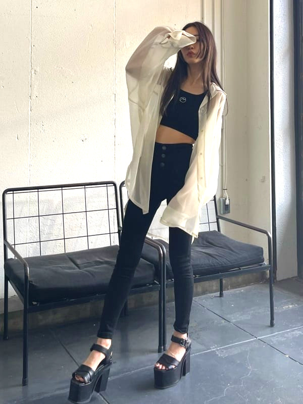 EMODA,エモダ,デニム,細い,ハイウエスト,パンツ,スキニー,スキニーパンツ,スリム,タイト,ストレッチ,おしゃれ,かわいい