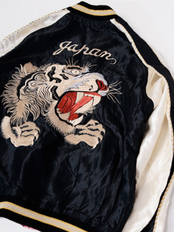 極美品　Lサイズ　テーラー東洋　スカジャン　白虎　マップ　TT10360 東洋スカジャン「WHITE TIGER×JAPAN MAP」サテンスカ