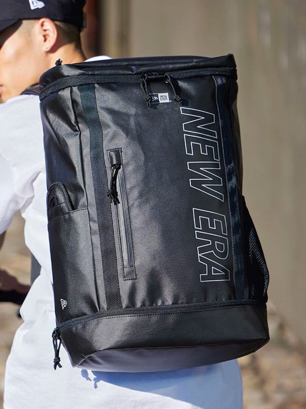 ニューエラ NEW ERAリュック 32L ブラック 美品 ニューエラ リュック 32L ボックスパック NEW ERA（バックパック