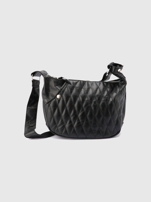 Schott,ショット,バッグ,ショルダー,大きめ,斜め掛け,バナナバッグ,ダイヤ型,キルティング,ゴールドジップ,シルバージップ,7825976009