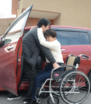 リフトアシストジーンズ (Lift-assist jeans)とピーヴォ（白）セット