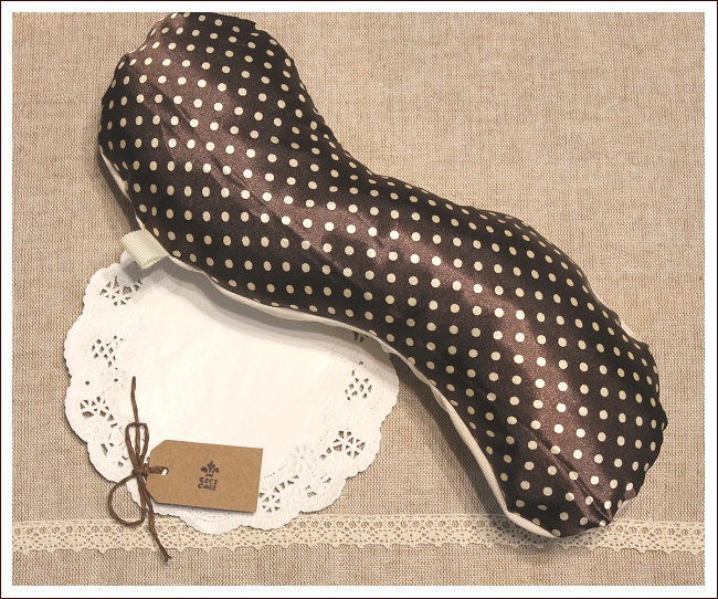 またたびクッションジャンボ　ドットチョコ