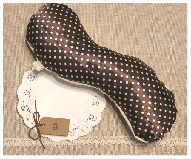 またたびクッションジャンボ　ドットチョコ