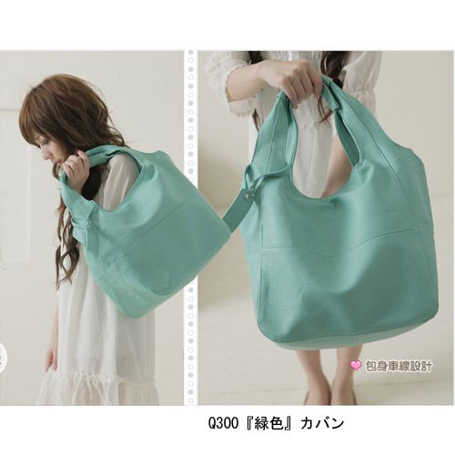 丸型シルエット♪収納力バッチリかわいいショルダーバッグ♪（２色展開）