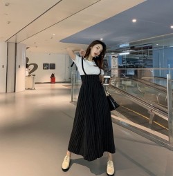 ワイドパンツ・カットソー付