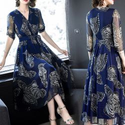 ワンピース aya 👗 こちらも形に一目惚れしたワンピース❤︎ ロングワンピかと