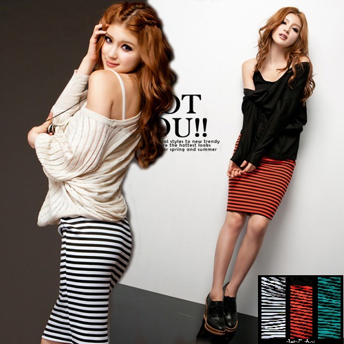 ボーダーミディアム丈・スカート