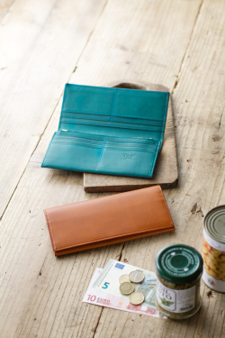 16タスキーネ ポルタフォーリオ