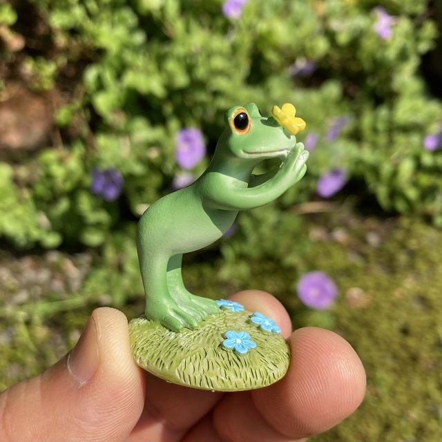 コポーちょうちょとカエル３