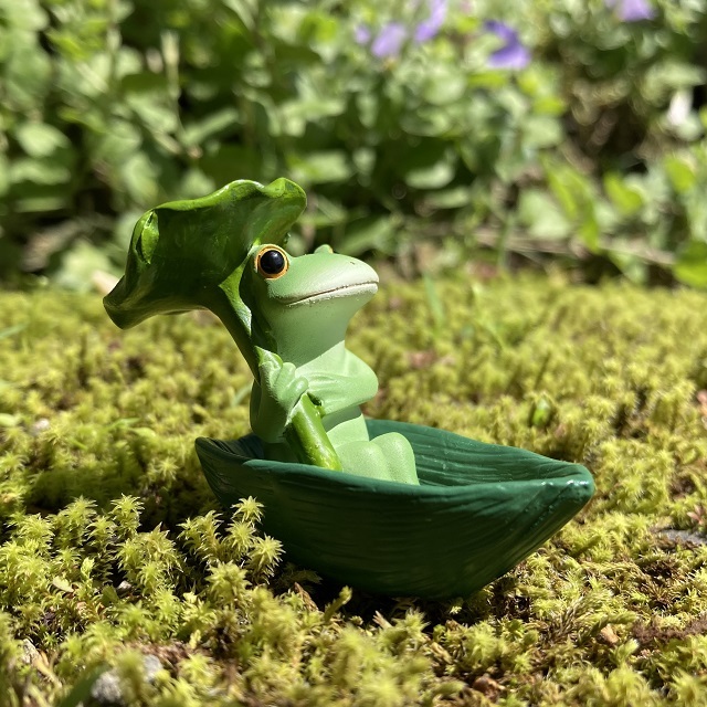 コポー葉っぱボートで出発
