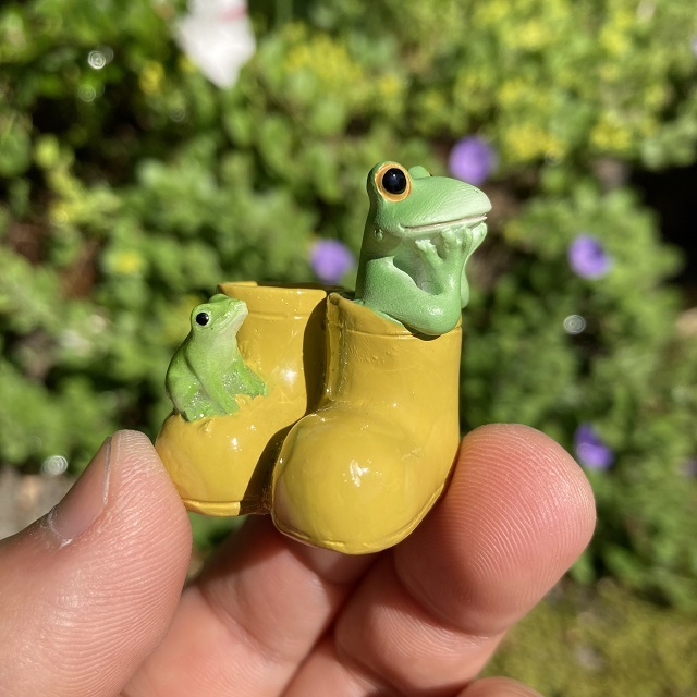 Copeau（コポー）黄色の長靴とカエル