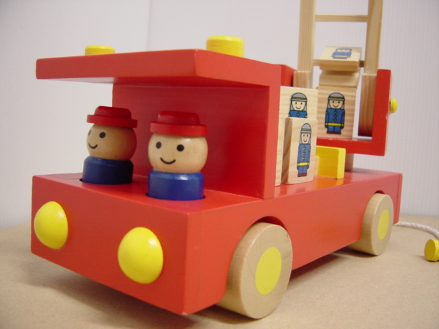 森の消防隊 カタカタカタ 急げ 消防隊が出動