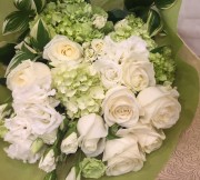 白バラ花束