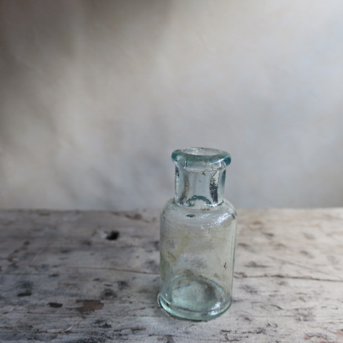 【Vintage/ヴィンテージ】ガラス瓶ミニ グリーン/ショート