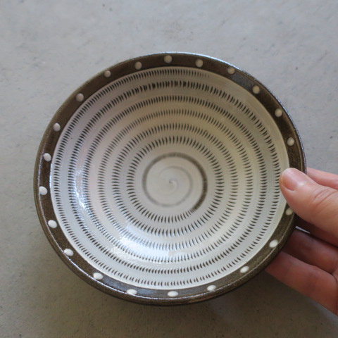 小石原焼✿超特大壺✿花器✿カンナの刷毛目使いが見事な作品です♡未使用♡芸術的 小石原焼✿超特大壺✿花器✿カンナの刷毛目使いが見事