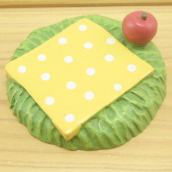 NAUGHTY（ノーティー）　エンジョイピクニック　しばふ＆シート（ドットイエロー）