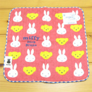ディック・ブルーナ　ミッフィー（miffy）　ミッフィーのふわふわハンカチーフ 2021 AUTUMN（レッド）