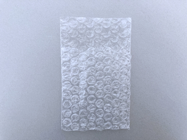 【待ち割】【1,000枚】(＠4.73円) d36 プチプチ袋（最小・USBメモリー・印鑑サイズ ◆外に凸◆８０mm×１００mm+３５mm）川上産業製【送料無料】
