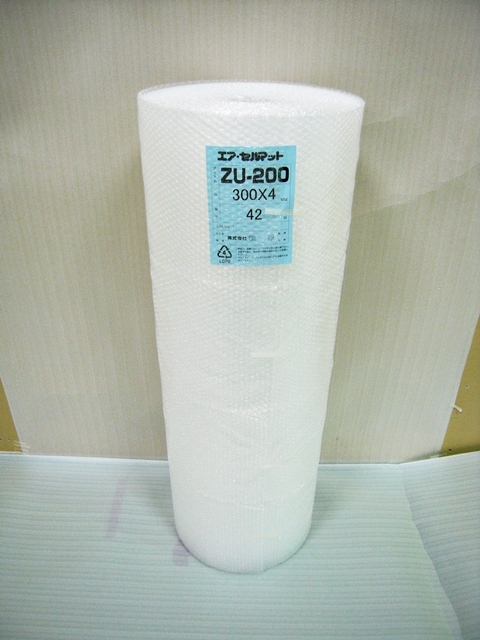 【８００巻】ZU200 エアセルマット ロール スリット（300mm幅×42M） 和泉製【送料無料】【振込ポイント３％】