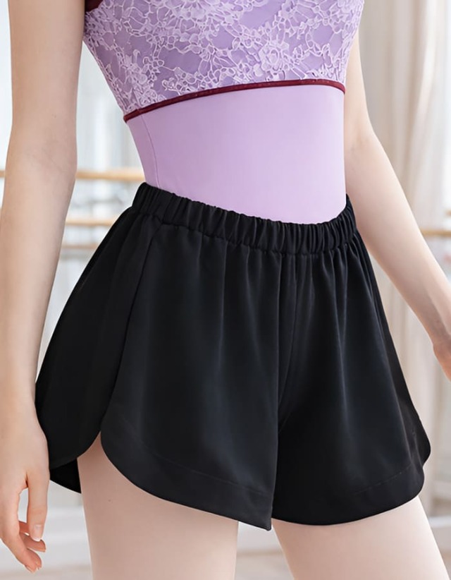 ＜abbyオリジナルショートパンツ＞バレエストレッチカーブヘムショートパンツ