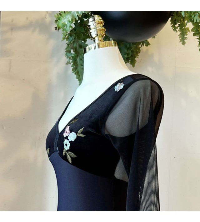 いづみまま‼️まとめ2点・刺繍・バレエレオタード七分袖Mグリーン・黒M 楽天市場】4分袖薔薇の刺繍レオタード|バレエ ブラポケット付
