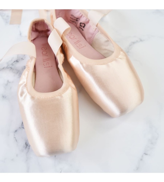 ウエアモア　OMEGA SATIN POINTE SHOES 4 ベージュ OMEGA SOFT