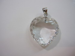 ハート型天然水晶ペンダントトップ