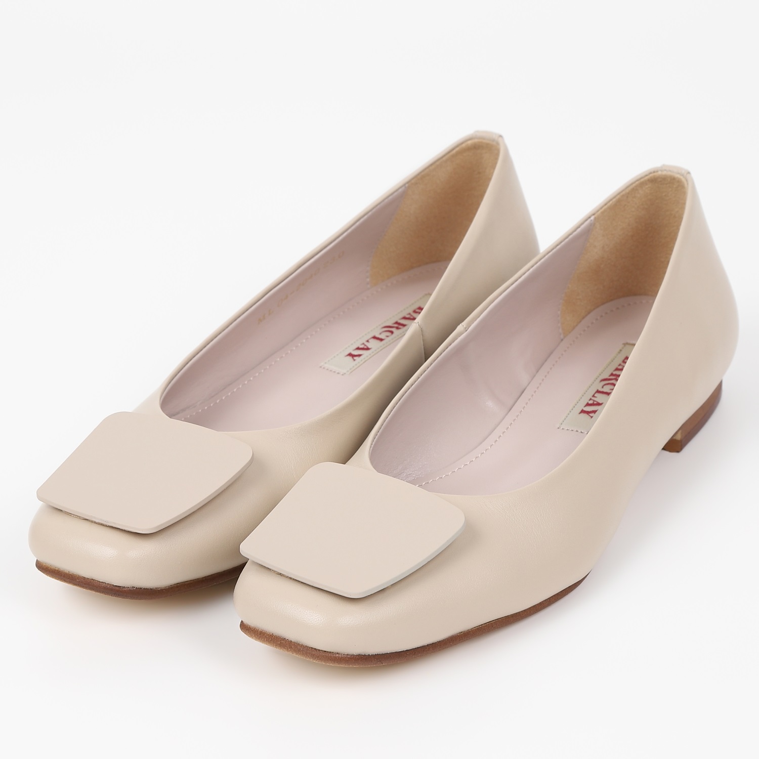 【OUTLET】BARCLAY（バークレー）バックルローヒールパンプス　ライトベージュ