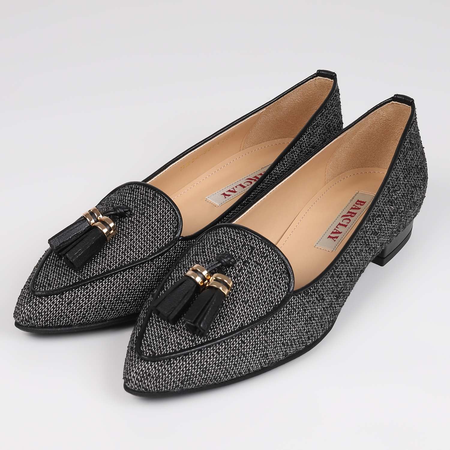 BARCLAY（バークレー）生地タッセルパンプス ブラックファブリック