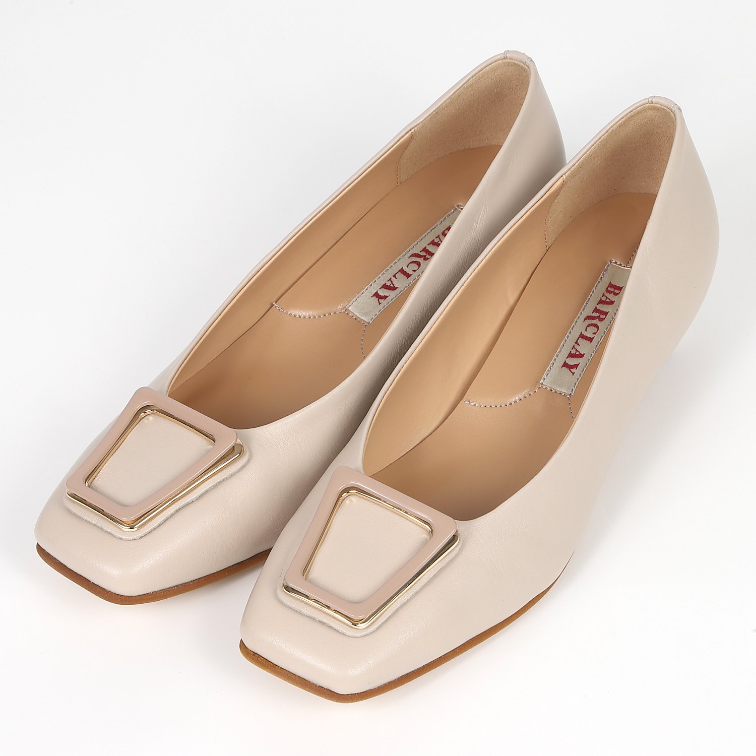 BARCLAY（バークレー）　スクエアローヒールバックルパンプス　ライトベージュ