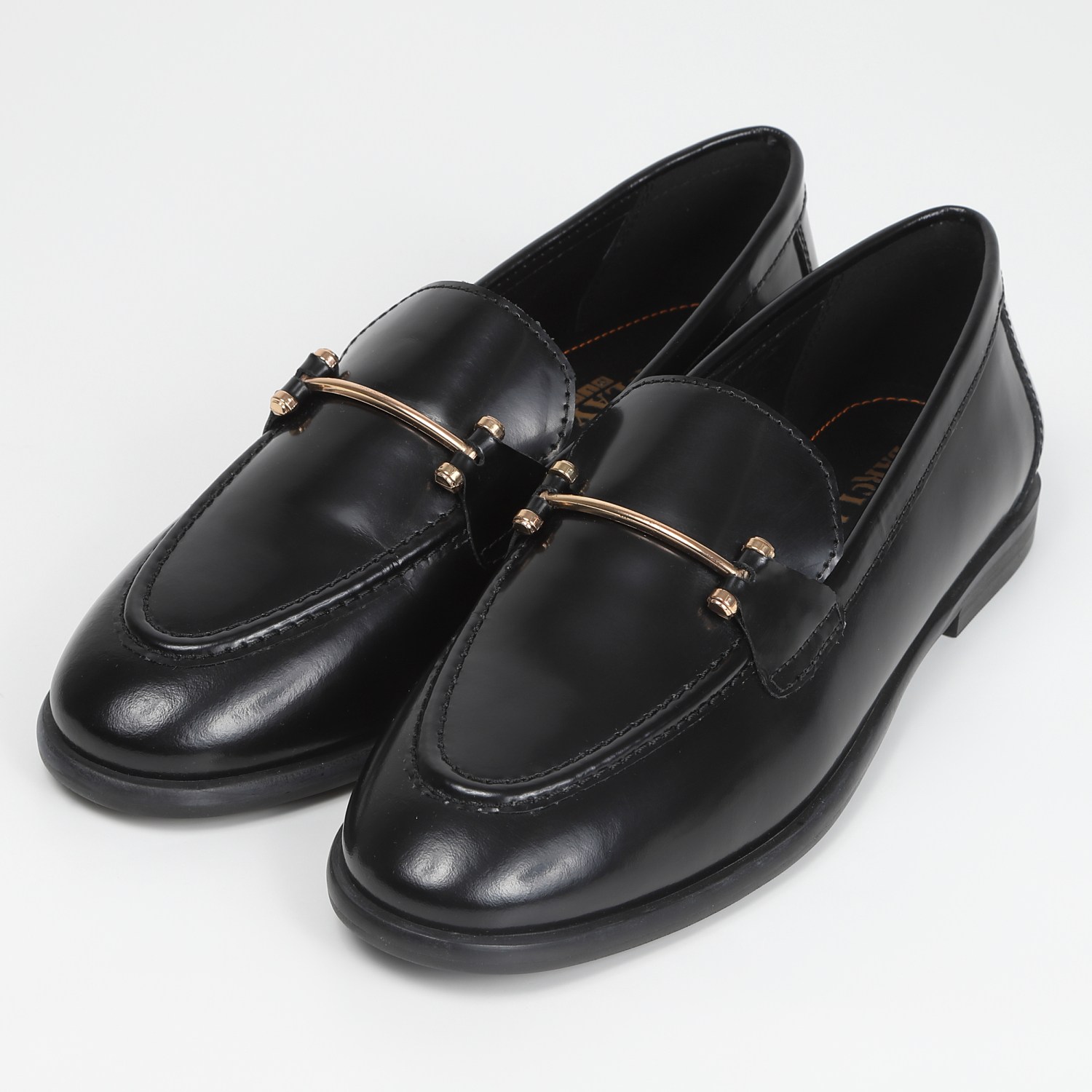 BARCLAY（バークレー）ガラスレザースキニービットローファー　ブラック