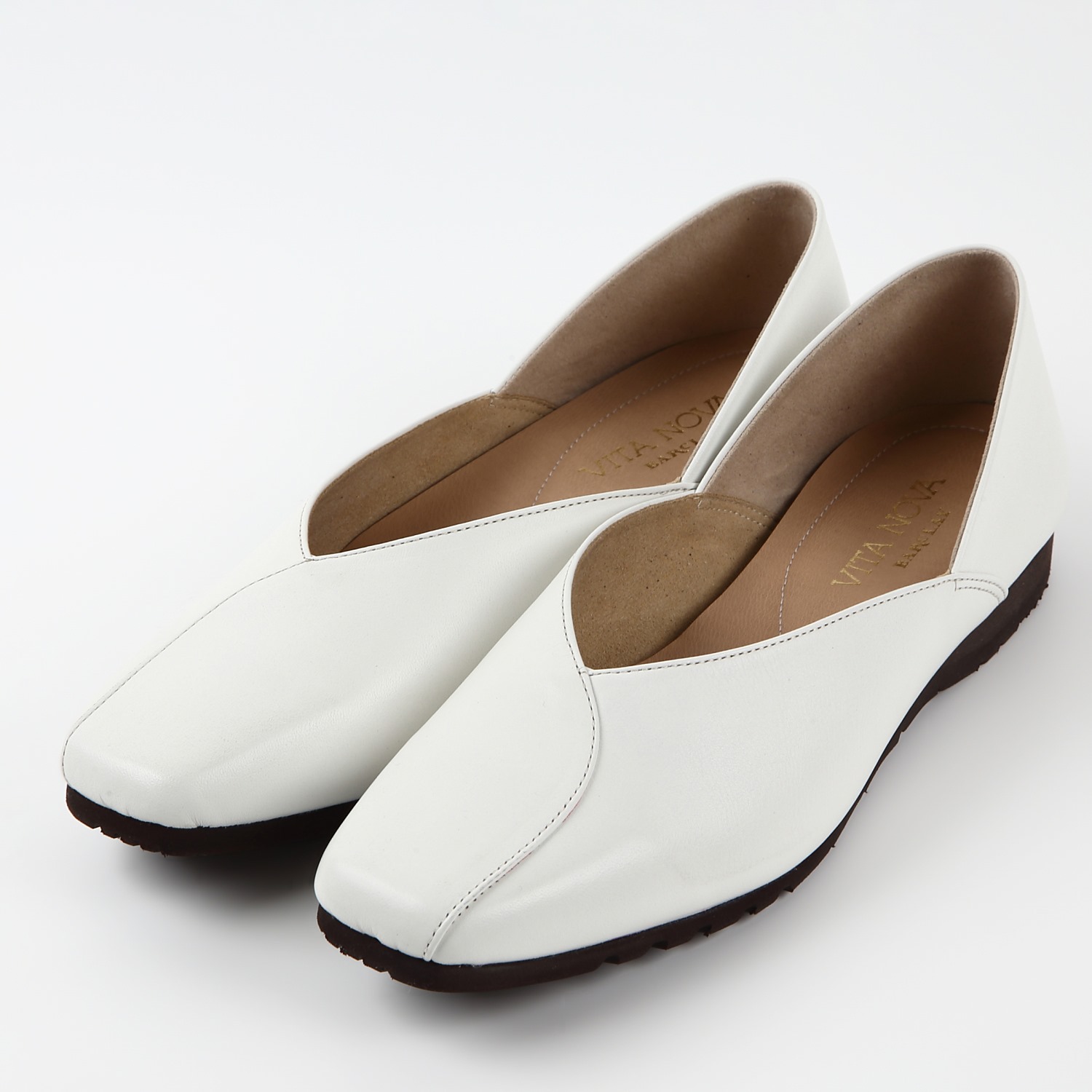 【OUTLET】VITA NOVA（ヴィタノヴァ）軽量Vカットソフトカッターシューズ アイボリー