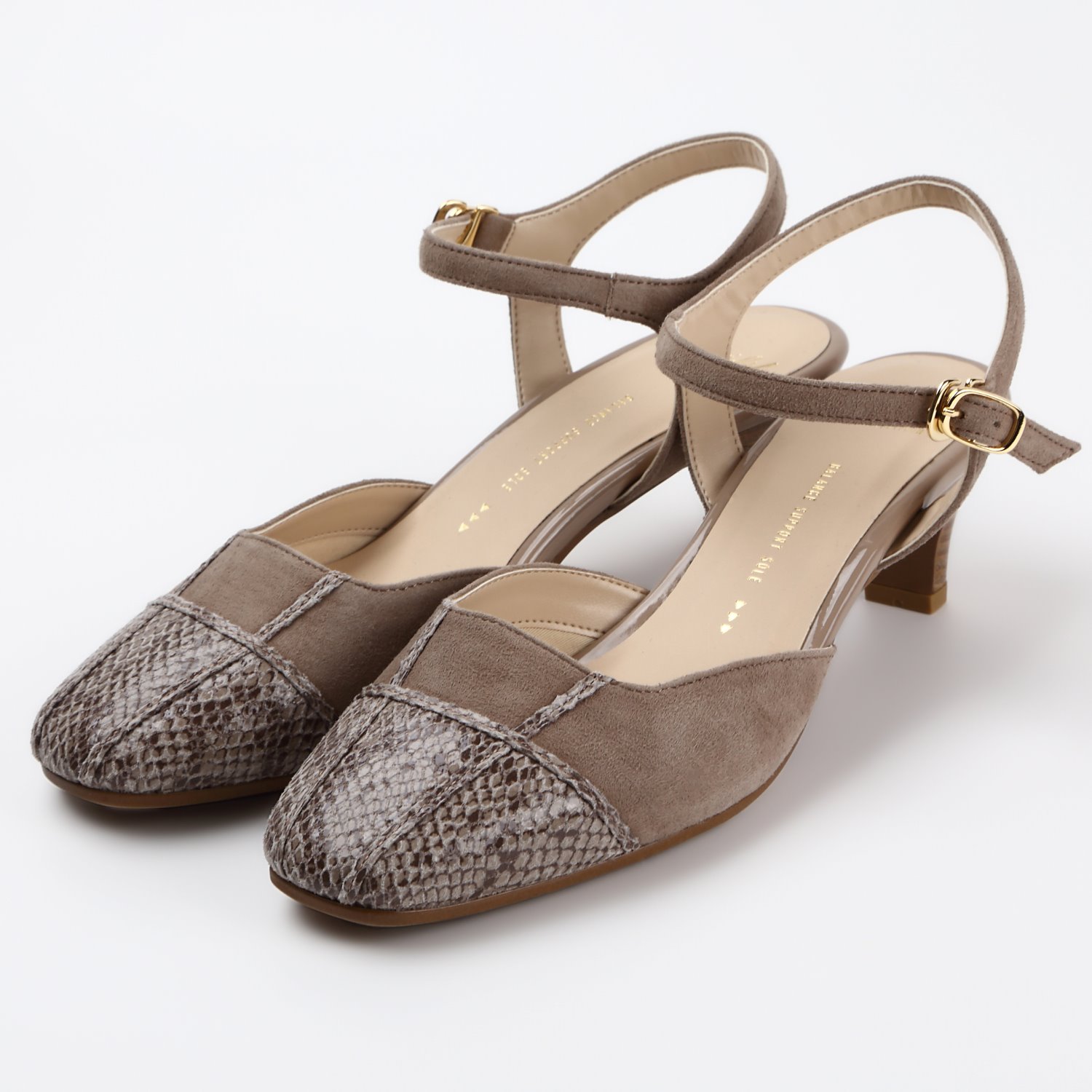 【OUTLET】With Width（ウィズウィズ）セパレートデザインパンプス　グレージュスエードコンビ