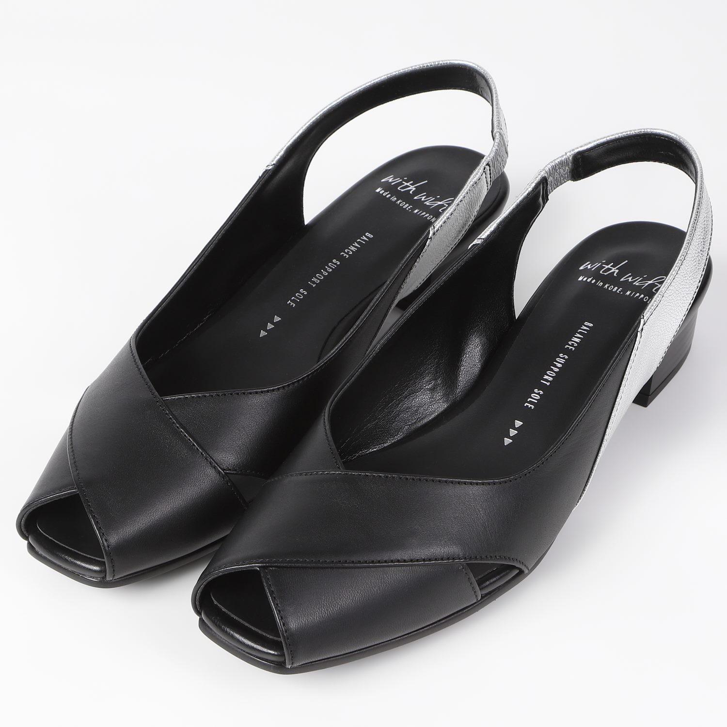 【OUTLET】With Width（ウィズウィズ）オープントゥバックベルトパンプス　ブラック