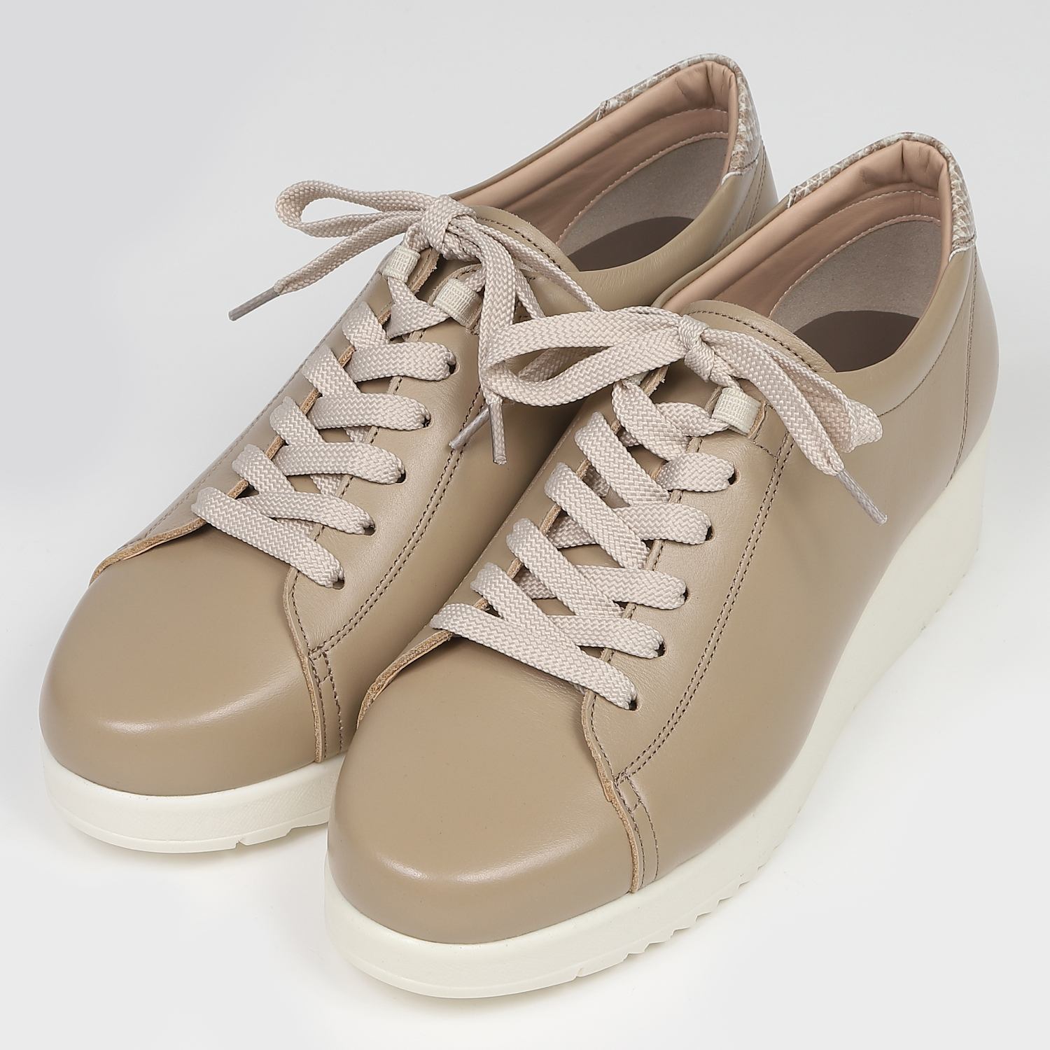 VITA NOVA（ヴィタノヴァ）外羽根レザースニーカー ライトオークコンビ